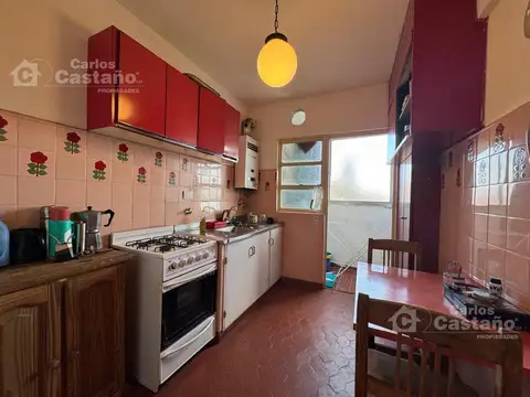 AMPLIO DEPTO DE 2 AMBIENTES EN EXCELENTE UBICACIÓN