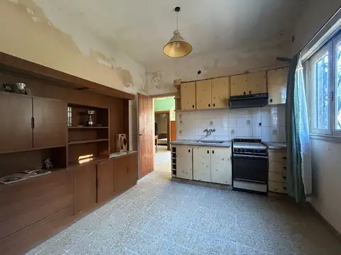 Casa 5 ambientes con 1 baño