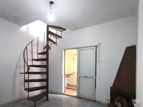 Depto Tipo Casa en Venta 60 años