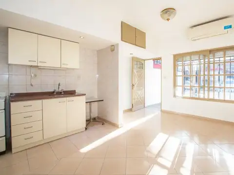 VENTA PH MONOAMBIENTE C/ COCHERA - FLORIDA OESTE