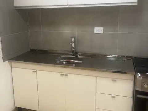 Depto Tipo Casa en Alquiler en Mataderos, $ 600.000