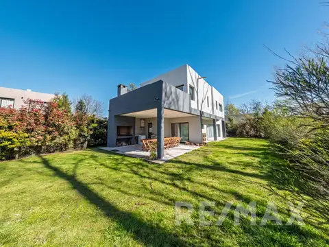 Casa 4 Ambientes en Los Robles – Lote de 500 m2