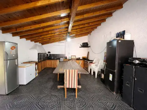 VENTA CASA EN PILAR CENTRO CALLE BOLIVAR AL 800