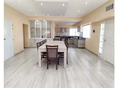 VENTA Casa 3 dormitorios  sobre lote de 1200mts