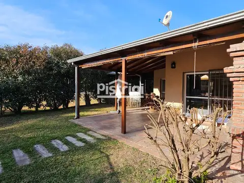 Casa 4 ambientes con 2 baños