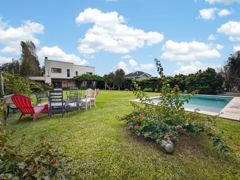 Venta Casa de 6 ambientes Barrio Las Liebres