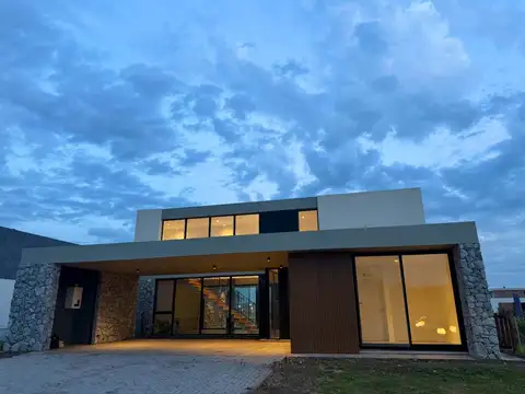 CASA 5 AMBIENTES VENTA EN LA PROVIDENCIA CANNING