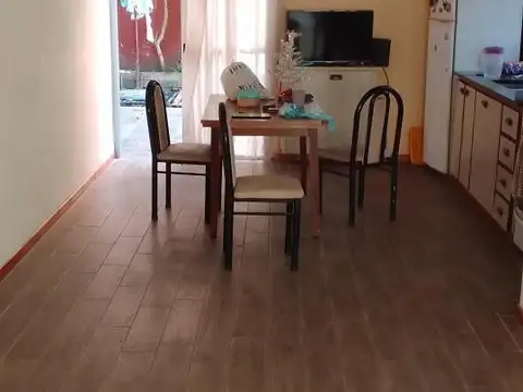 Casa en venta - 4 Dormitorios 4 Baños - 214Mts2 - Caseros