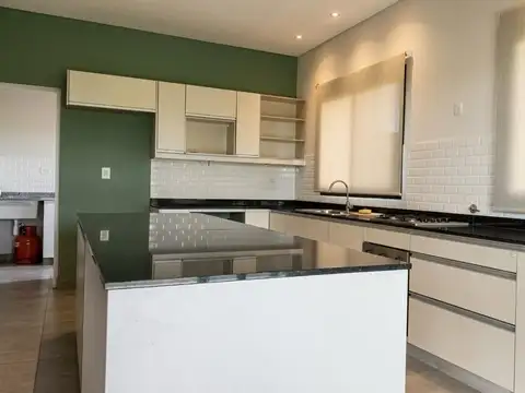 Casa en Alquiler de 3 dormitorios