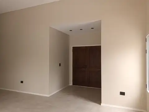 Casa 4 ambientes con 2 baños