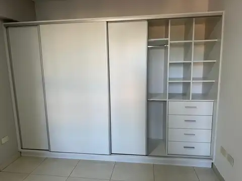 Oficina en Alquiler con 1 cochera