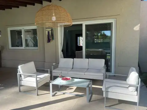 Casa para alquiler de verano en Bella Vista -  Enero y Febrero 2027  - Barrio Cerrado