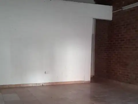 HERMOSO LOCAL EN ZONA DE COLEGIOS Y PLAZA CENTRAL!
