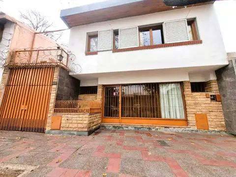 VENTA CASA DOBLE  4TA SECCION