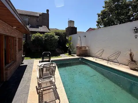 Casa 4 ambientes en Castelar Norte a metros de Santa Rosa