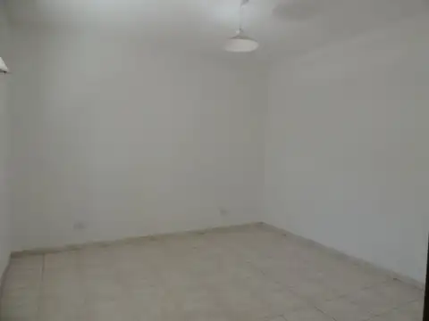 Casa - Venta - Argentina, Quilmes - juan B justo 1000