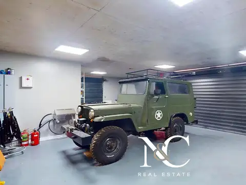 Casa en Venta con 4 cocheras