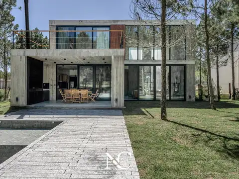 Casa en venta en Costa Esmeralda Marítimo IV con cochera