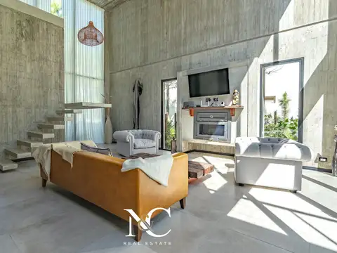 Casa en Venta con 1 cochera