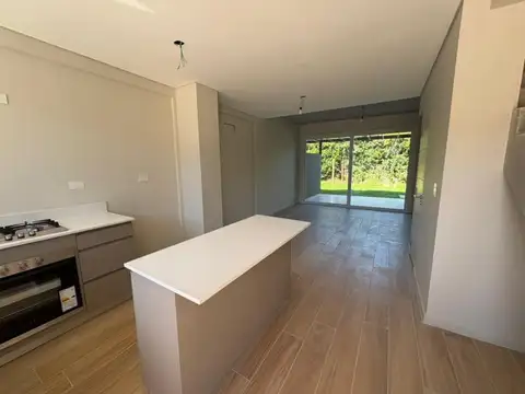 ALQUILER DUPLEX CON JARDIN PROPIO - ALDEANA PILAR