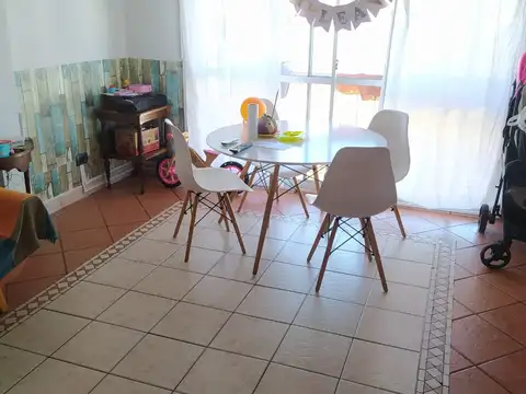 DTO AL FRENTE, 2 AMB, EXCELENTE UBICACION, LUMINOSO,