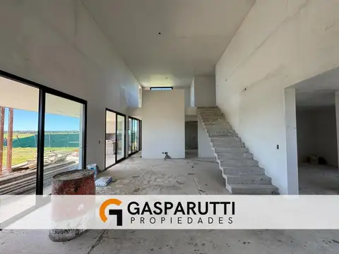 Casa en Venta con 6 cocheras