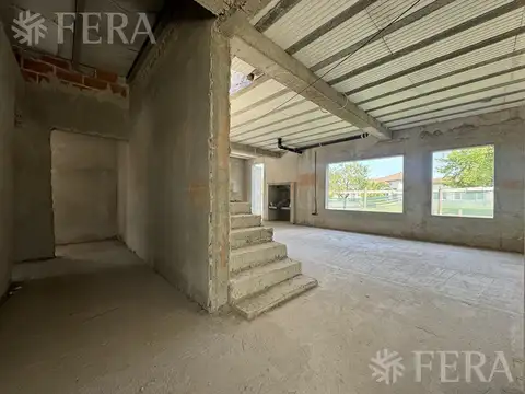 Venta casa de  5 ambientes en construcción en Miralagos 1