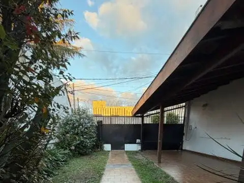 Cabrera 2355 , Piso 0