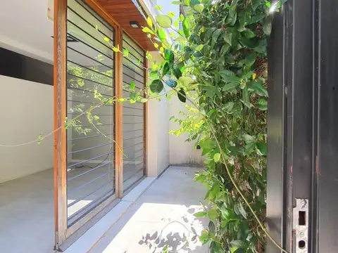 Depto Tipo Casa en Alquiler de 1 dormitorio