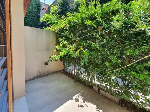 Depto Tipo Casa en Alquiler de 3 ambientes