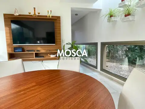 Casa en La Cesarina con pileta