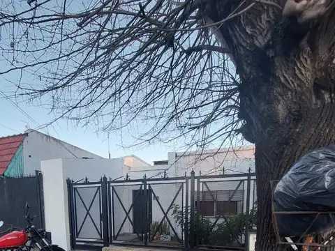 CASA EN VENTA DE 3 AMB TEMPERLEY