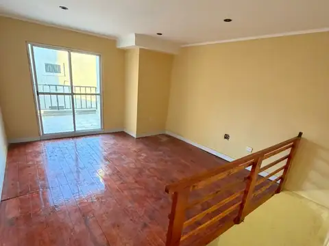 Depto Tipo Casa en Alquiler en Lomas de Zamora, $ 375.000