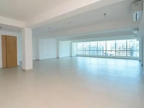 Oficina en Alquiler al Este