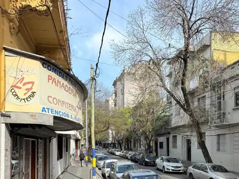 Aristóbulo Del Valle 300