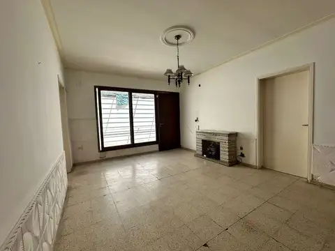 Casa 10 ambientes con 4 baños