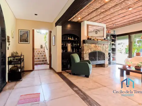 Casa 5 ambientes con 4 baños