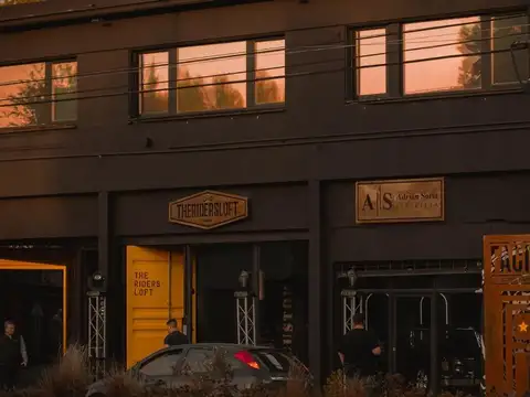 Local en  Venta de 155m2 en Temperley, Lomas de Zamora. Ideal motos, autos clasicos o gastronomico