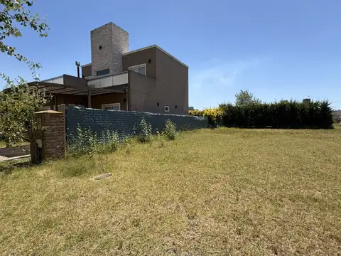 Terreno en Venta 25  mts Fondo