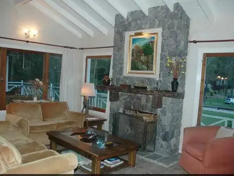 Casa en Venta en Carilo, USD 560.000