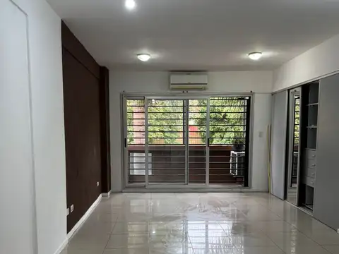 Alquiler Monoambiente con balcón en Paternal