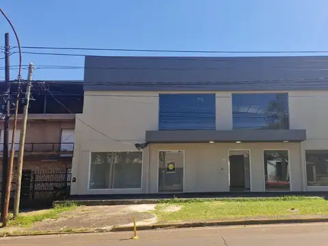 Importante local comercial s/ av. rademacher  420 m² y mas .