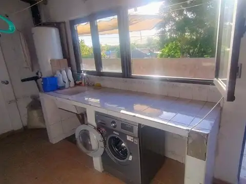 CASA CON GALPÓN y PATIO EN GODOY CRUZ MENDOZA