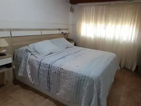 VENTA-CASA 3 AMB. C/ DEPTO. CASI CENTRO- CHASCOMÚS