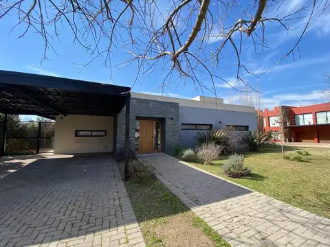 CASA EN VENTA  HARAS SANTA MARIA - EL REMANSO