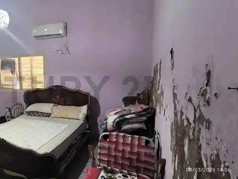 CASA 2 DORMITORIOS A RECICLAR BARRIO ECHESORTU