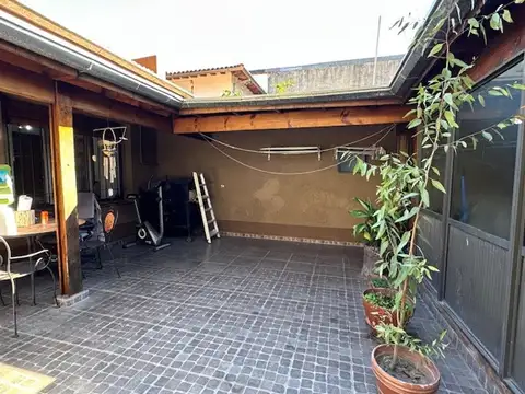 Casa 3 ambientes con 1 baño