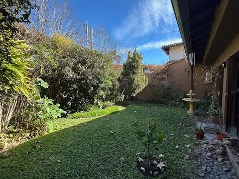 Casa en Venta con 1 cochera