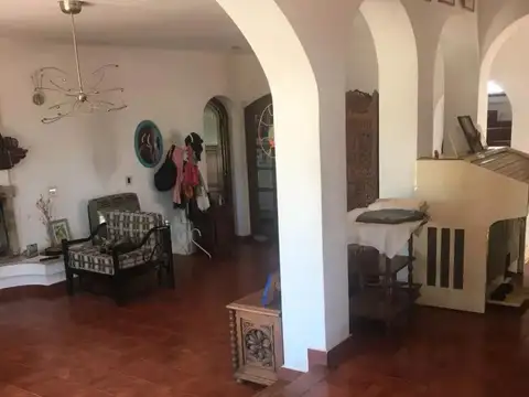 Casa en Venta en Carlos Casares, USD 400.000