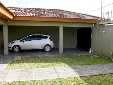 Casa 4 ambientes con 3 baños